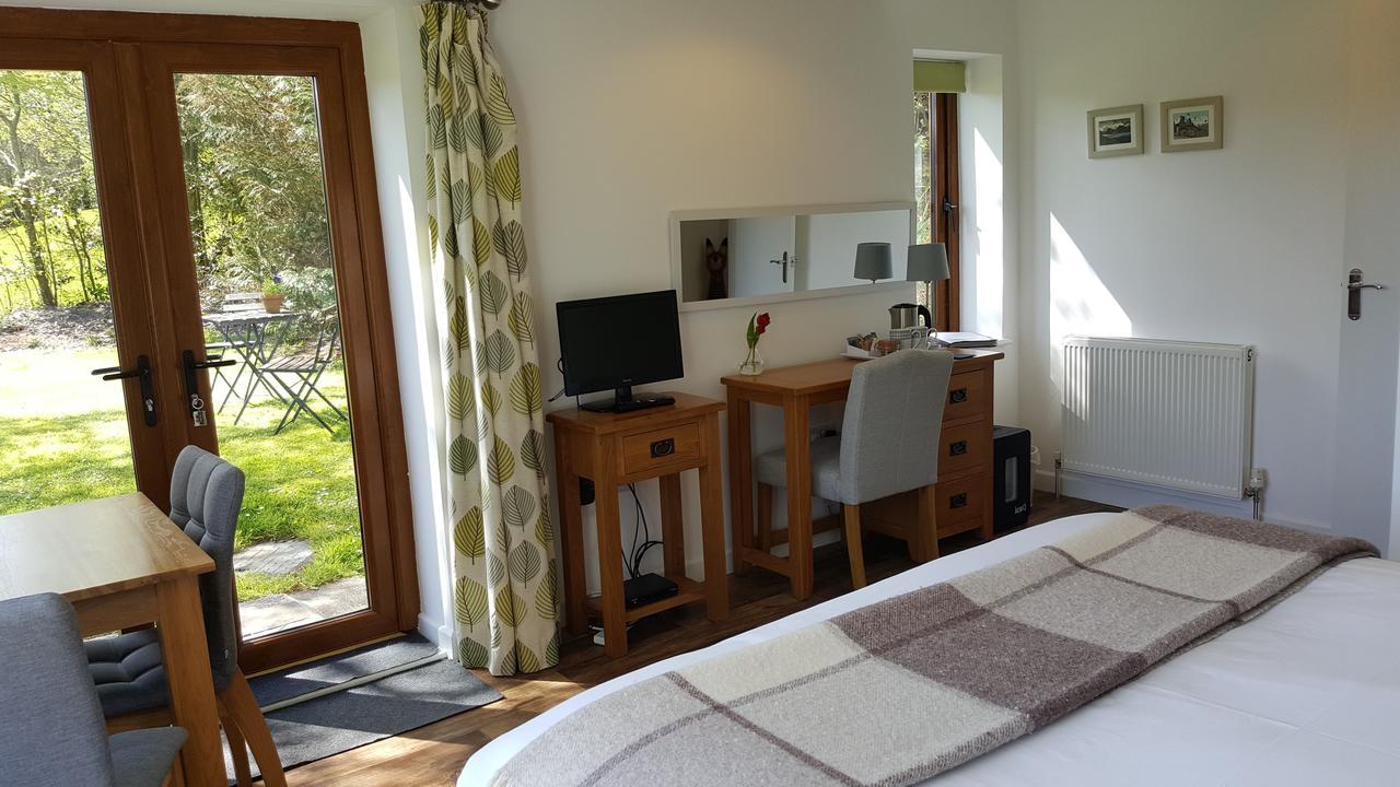 Nant Yr Onnen B&B And Holiday Cottage Tregaron ภายนอก รูปภาพ