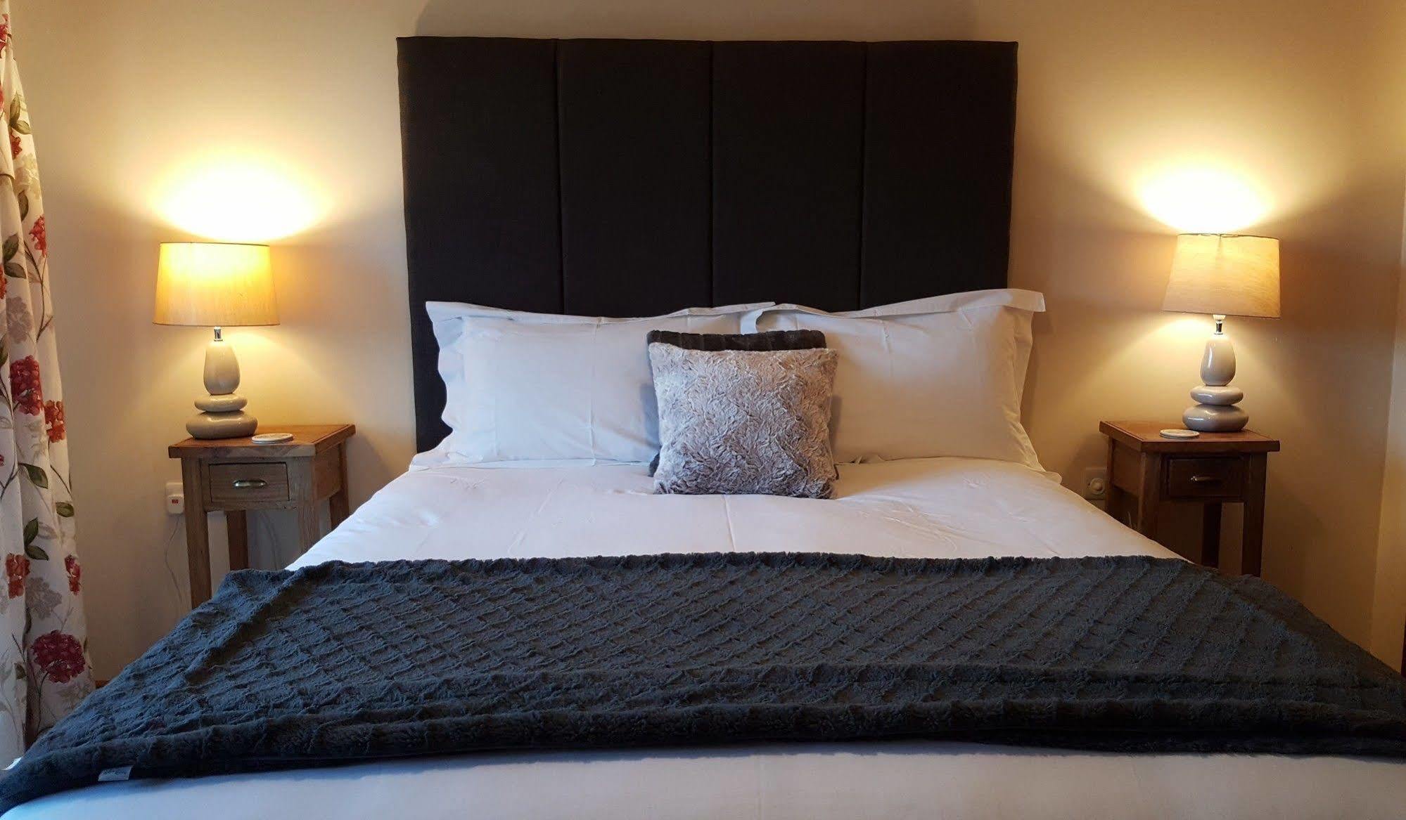 Nant Yr Onnen B&B And Holiday Cottage Tregaron ภายนอก รูปภาพ