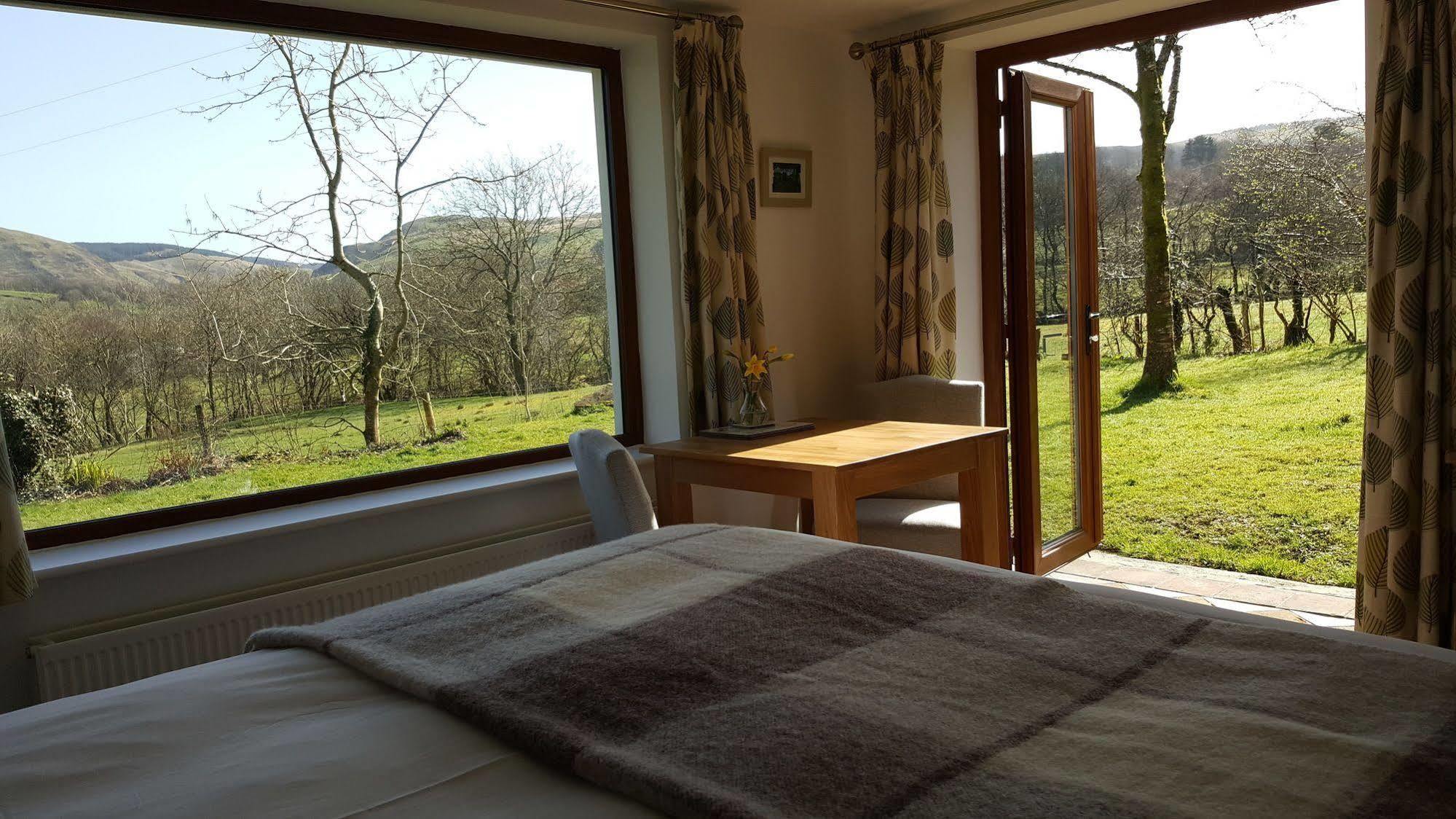 Nant Yr Onnen B&B And Holiday Cottage Tregaron ภายนอก รูปภาพ